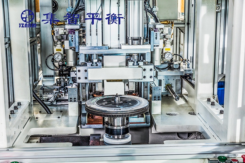 汽車飛輪全自動(dòng)平衡機(jī)