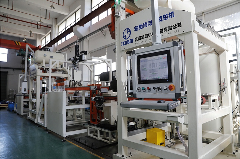 輪胎均勻性和動(dòng)平衡組合機(jī)